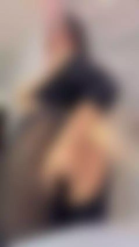 Stop scrolling and come get some attention. I’m waiting for ... by melissabloomm