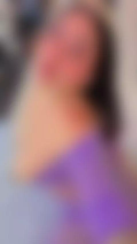 Live now!! by melissabloomm