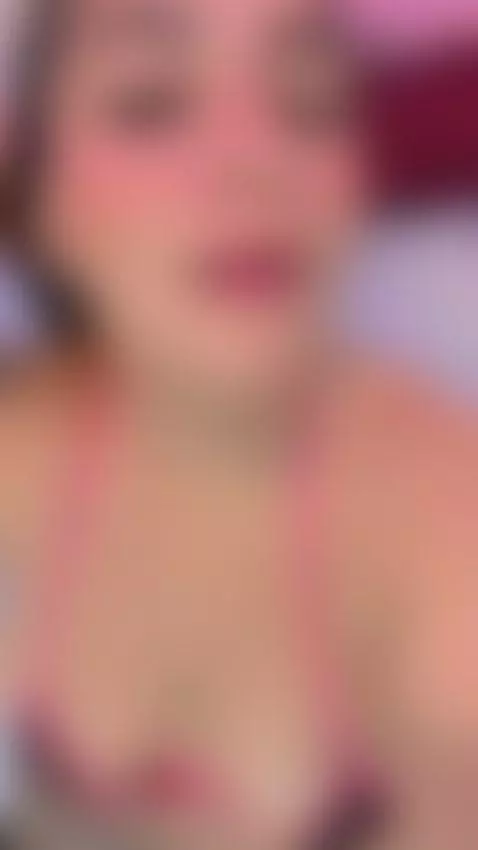 💦 I hold your cock between my lips, kissing and licking it p... by melissabloomm