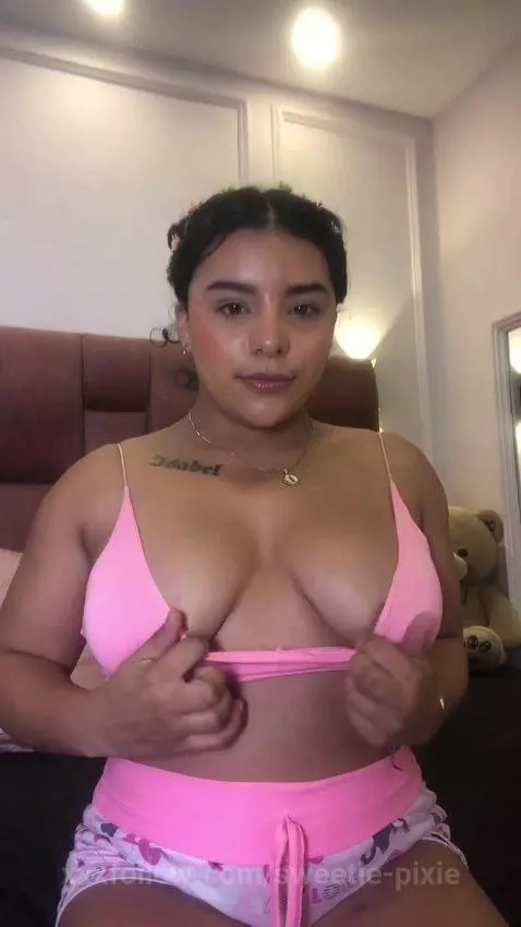 Do u wanna be my company? into to my room now, im on my webc... by sweetie-pixie