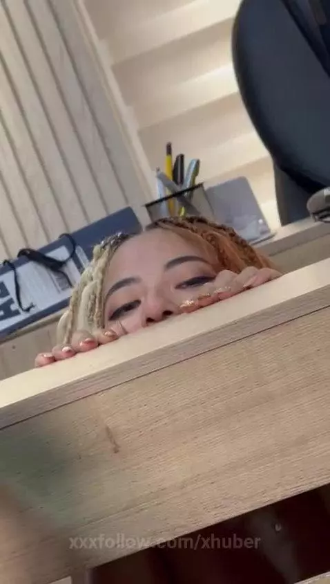 Diversion en la oficina👀🔥💥 by xhuber