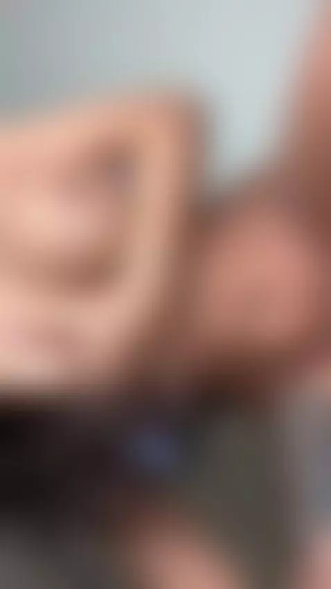 I’m soaking wet, click to watch me explode by biancanoir