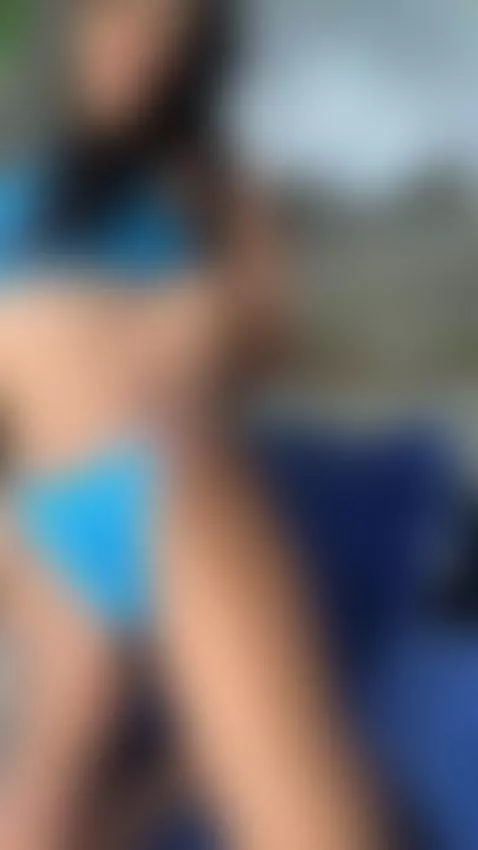 I’m dripping all over, click to see how wet I am by biancanoir