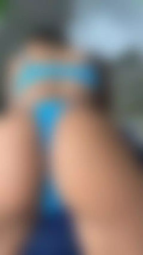 My legs are trembling, watch me take it all by biancanoir