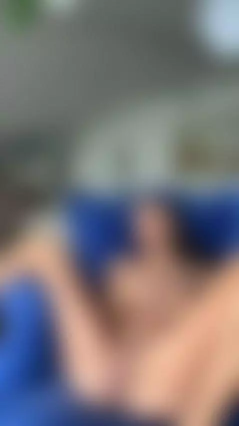 I feel every inch sliding in, click to watch me stretch by biancanoir