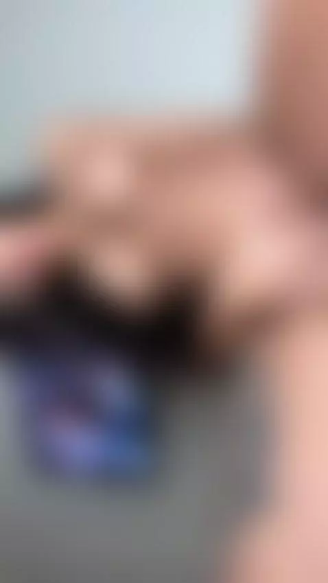 It's overwhelming me, click to see if I handle it by biancanoir