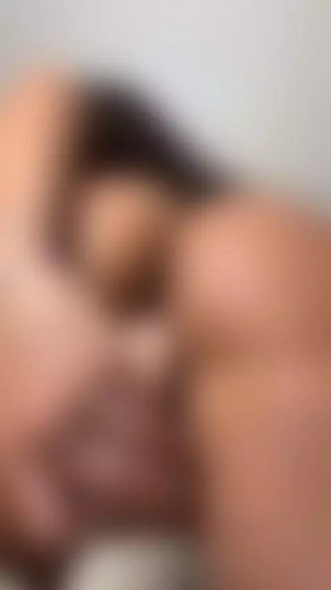 It's pounding so hard, click to see me lose control by biancanoir