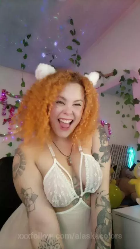 White Meowww by alaskacolors