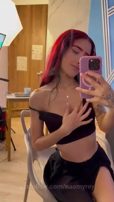 Mmm te gustan mis tetas? by naomyrey