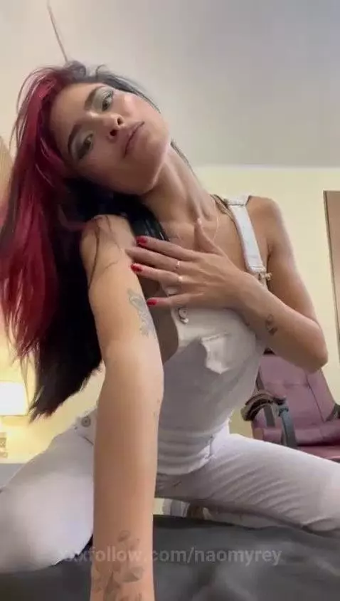 Me encantaria tener debajo de  mí by naomyrey