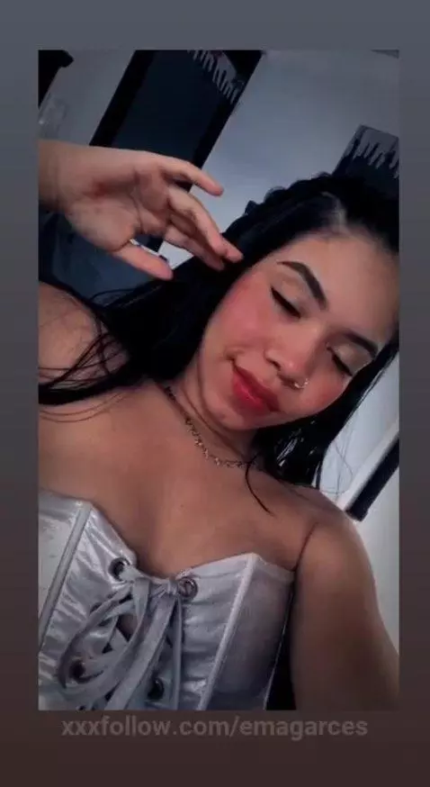 hot girl by emagarces