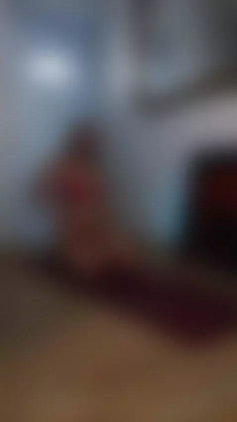 Balance, breath, and focus.
Moving slowly. Feeling strong.
Y... by emmanatural