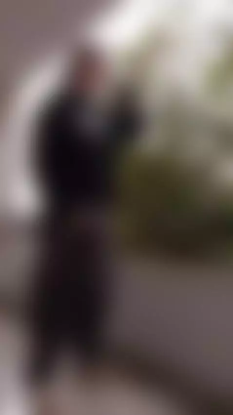 algun vecino me habra visto? 🙈🙈 by pejocastro0126