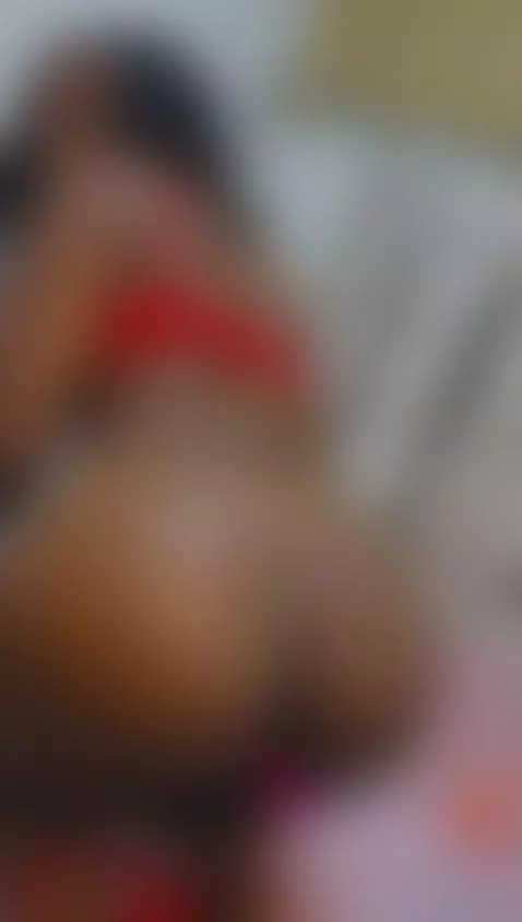 My bum grabs all the attention, moving and teasing so you ca... by ritagibsonn