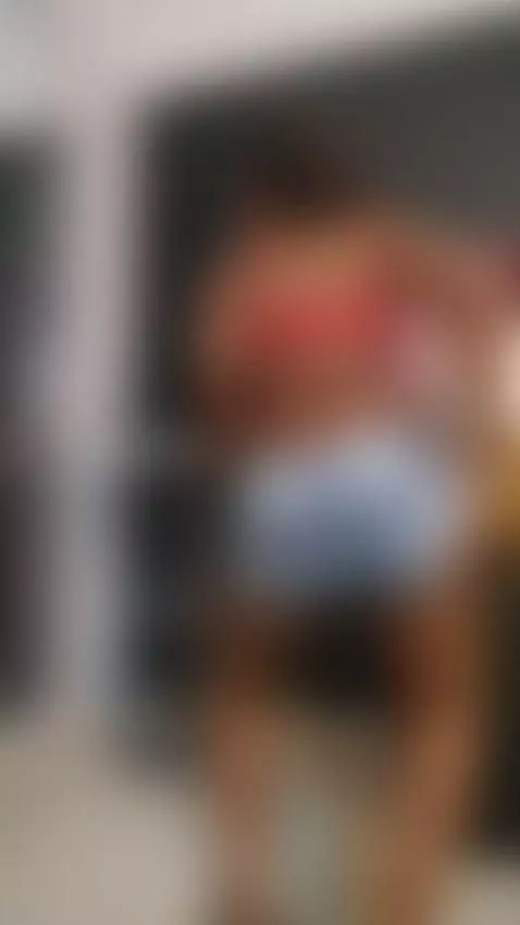 Confidence is her kink, and she owns it. 😏 by ritagibsonn