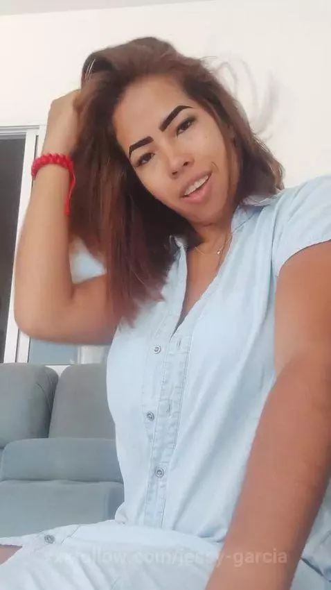 🍑 Spicy like chili, sweet like honey. 🌶️💖 by jessy-garcia