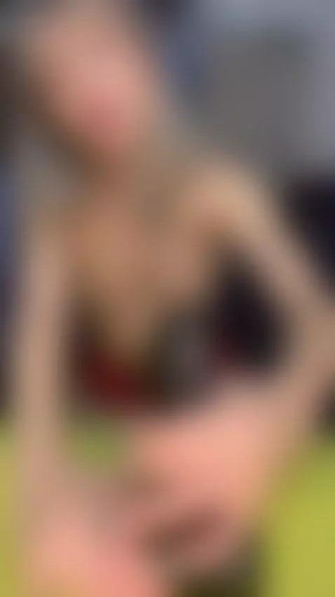 The kind of pleasure that shouldn’t be this easy. by leslieshay