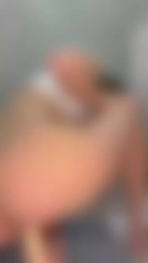 Grinding, whimpering, my body craves everything by leslieshay