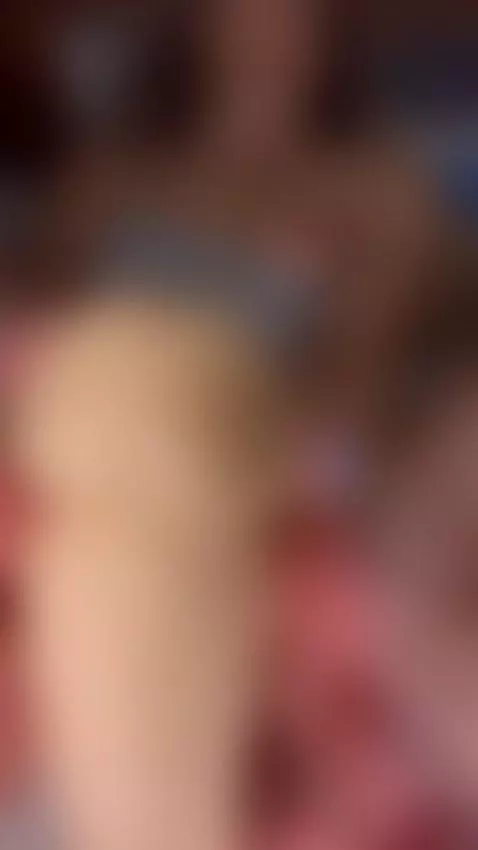 Fingertips soaked before she even moans by leslieshay