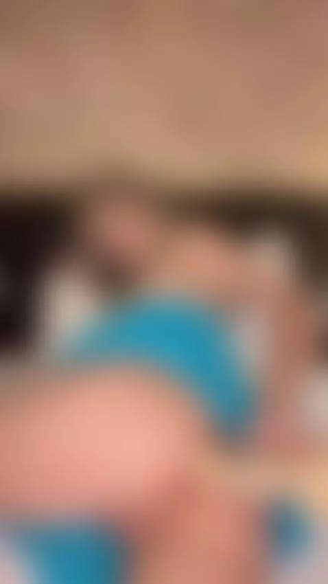 One hand grips tight while I bounce until finished by leslieshay