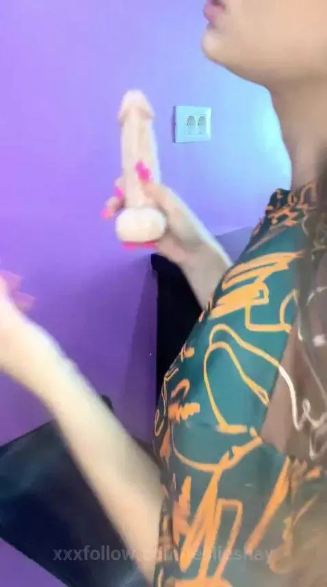 Oops… did I just catch you staring? by leslieshay