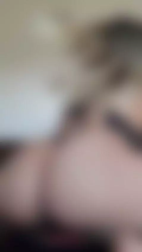 Her body is saying yes before she even realizes it by sianalopes