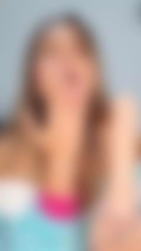 Bet you can’t look away once she starts by sianalopes