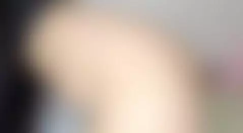 Her thighs are shaking, her moans turning into gasps by sianalopes