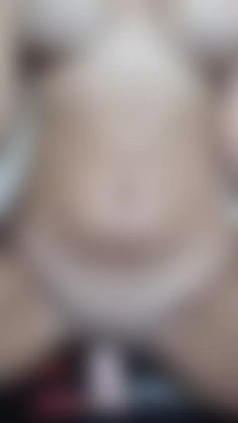 Moaning loops while toy buzzes at full speed by sianalopes