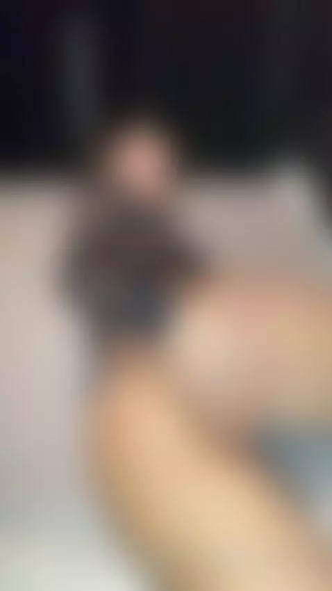 Pussy fully stretched by toy while my thighs flex by sugarivy