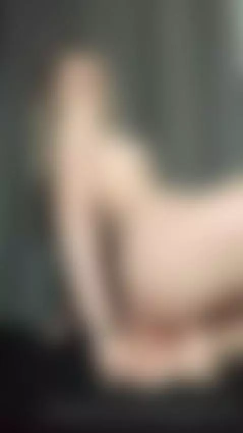 Deep fingering while back arches and breath gets heavy by sugarivy