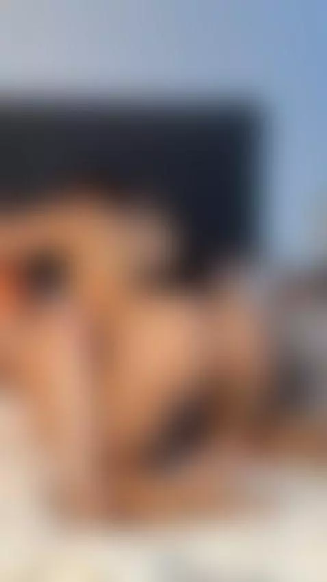 Ellas creen que no las escucho 😈👀 by angelcruzx