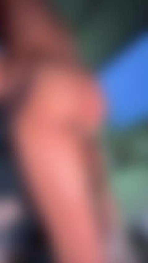 Comenta eso que estas pensando con mi culo😝💪🏽 by angelcruzx