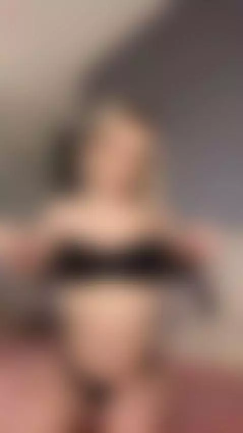 do you want to do something fun with me here?😈 by alessiaquinn