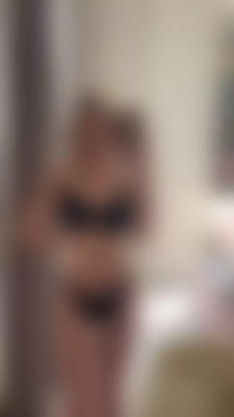 The more I show, the more I want you to stare 😈 by alessiaquinn