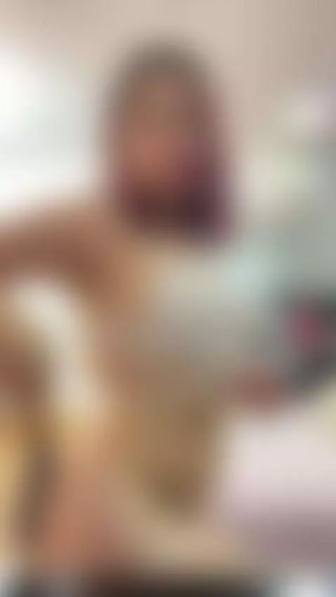 I'm a good girl so I can get naked for you by scarletttesla