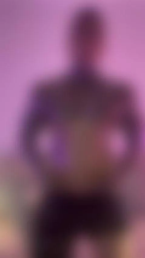 touching my oily body by christianchauxx