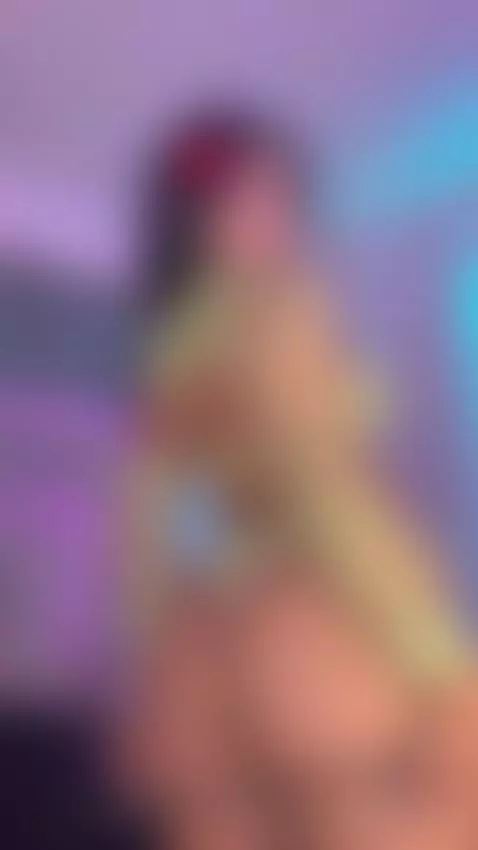 If you keep staring… it’s because you love it, admit it 😏
ht... by cassyskylexxx