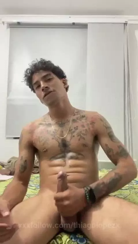 A newly awake masturbated ... do you help me? 💦 by thiagolopezx