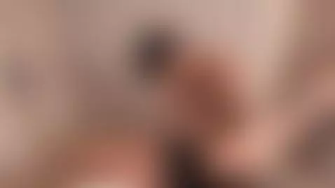 bajo la mesa no pude resistirme… 😏🔥 Ella estaba increíble y ... by thiagolopezx