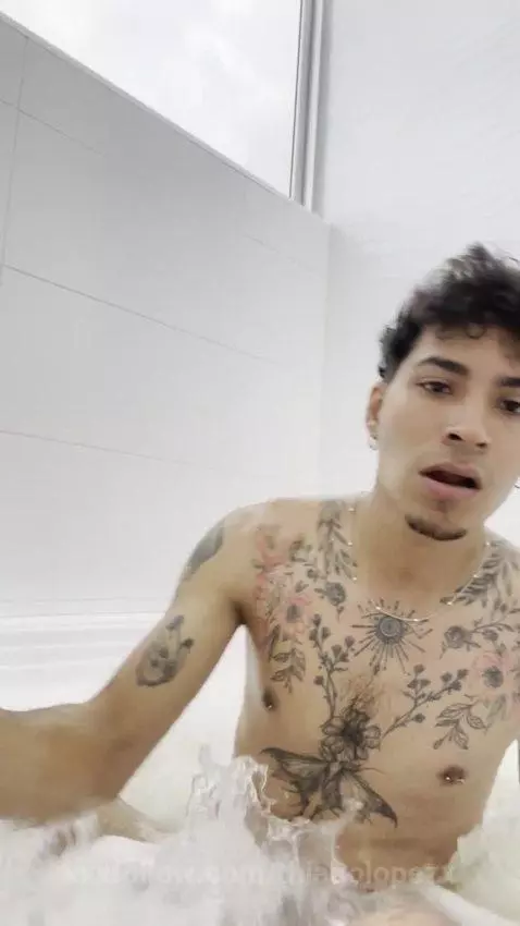 foam bath by thiagolopezx