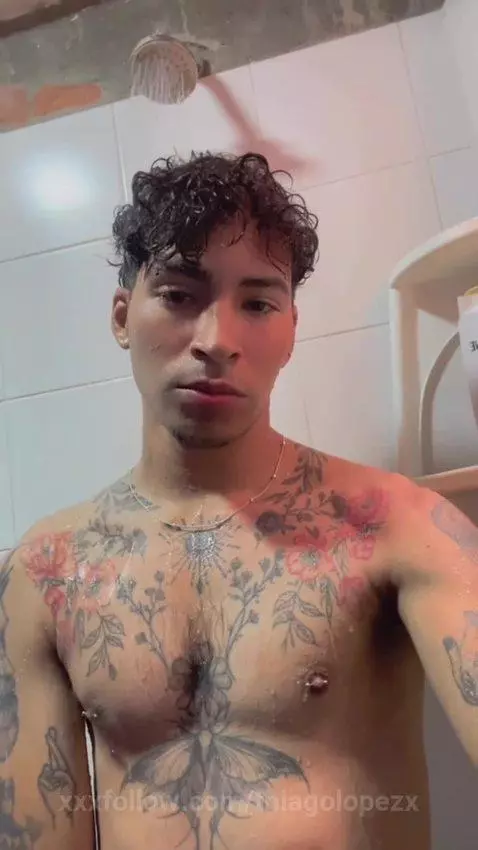 A shower at my friend's house by thiagolopezx