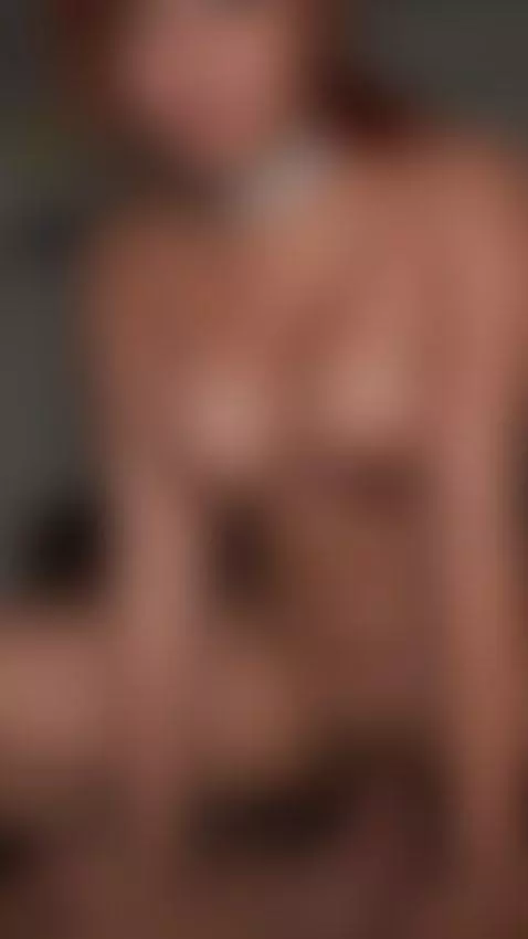 Cabalgando esta enorme y venosa verga extranera 🍆🍑 by celestealbax