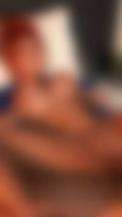 Me encanta como entra mojada y dura, mi clitoris esta palpit... by celestealbax