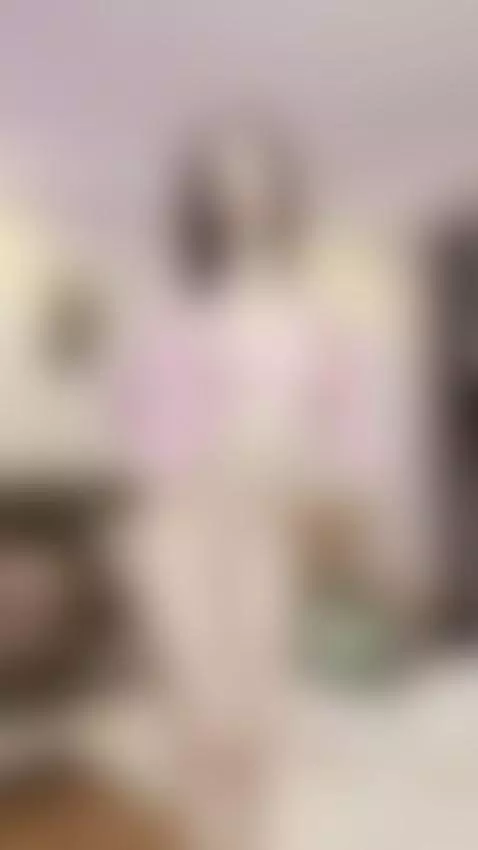 I'm just trying to hypnotize you with my sexy body 😏 by aurorakarter