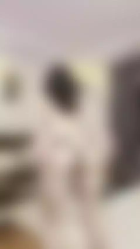 I'm waiting for you to pound me daddy 🥵 by aurorakarter