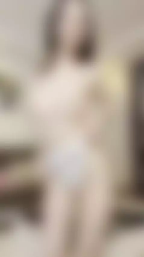 I'd love for you to worship my petite body 🔥 by aurorakarter