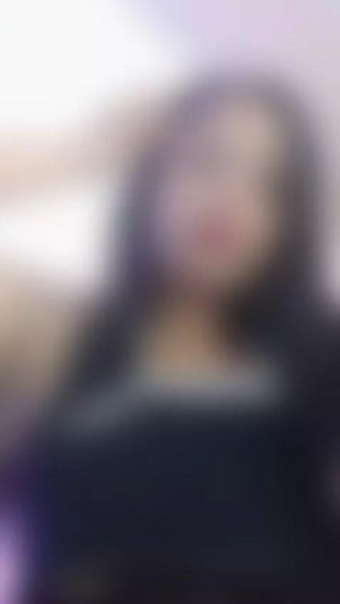 soy tu vecina MILF by leahstonee