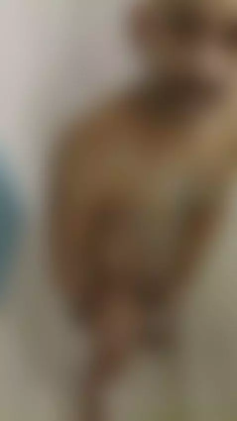 showering 🚿 by staxxxmeezzy1