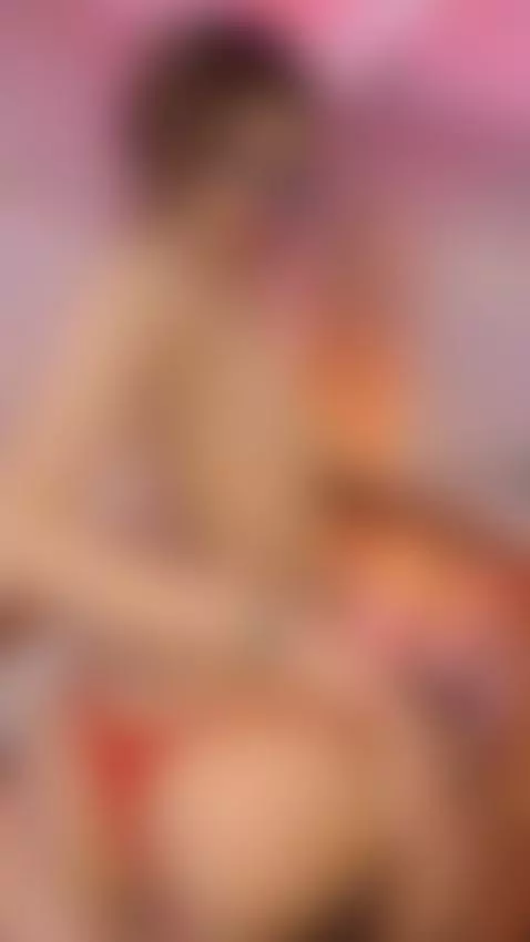 I show you my rich ass on the chair  🍑🍑🍑 by lilithvera